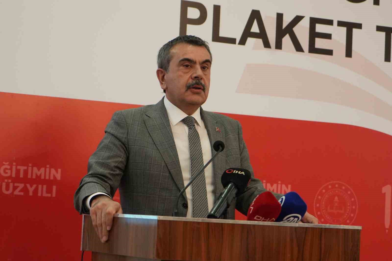 Milli Eğitim Bakanı Tekin, 55 okul yaptıran 44 hayırseverlerle buluştu
