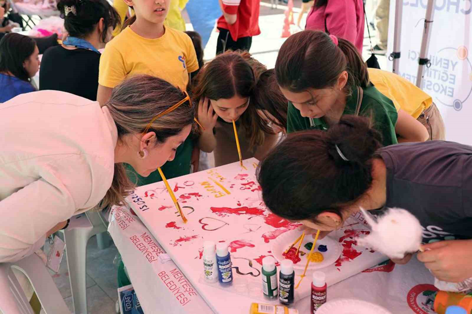 Menteşe&rsquo;de "Aynı G&uuml;neşin Altında" buluştular
