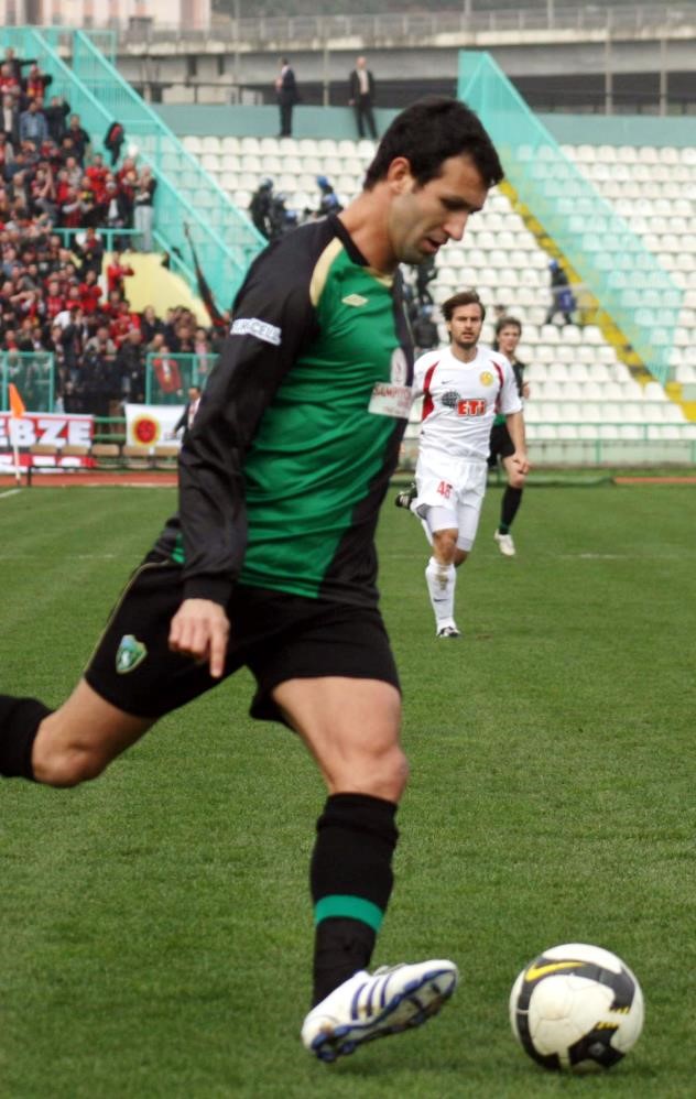 Futbolun kralları İzmit’te buluşuyor
