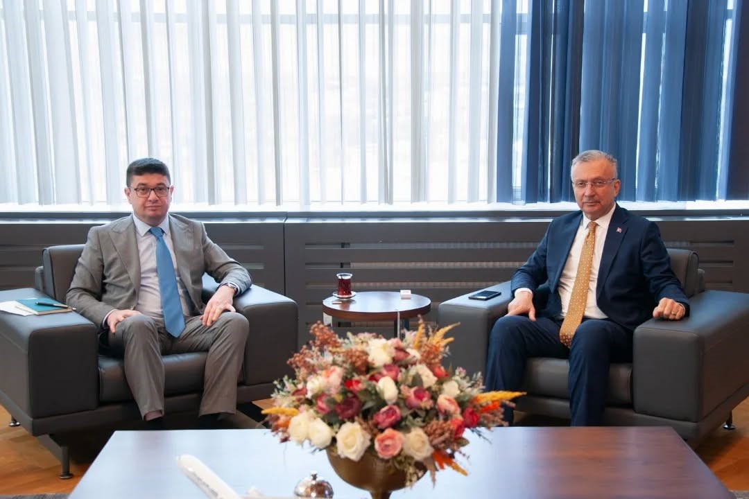 Rektör Levent, Azerbaycan Kars Başkonsolosu Zamin Aliyev’i ağırladı
