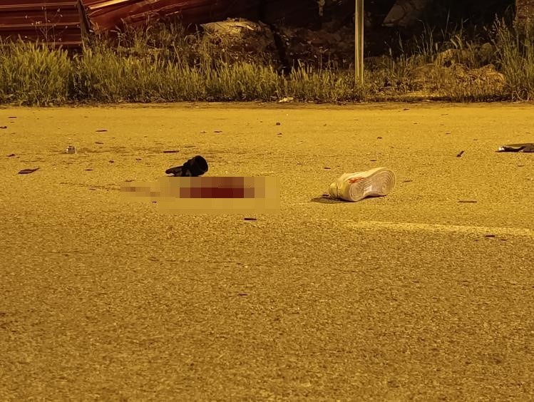 Otomobille kafa kafaya çarpışan motosiklet sürücüsü hayatını kaybetti