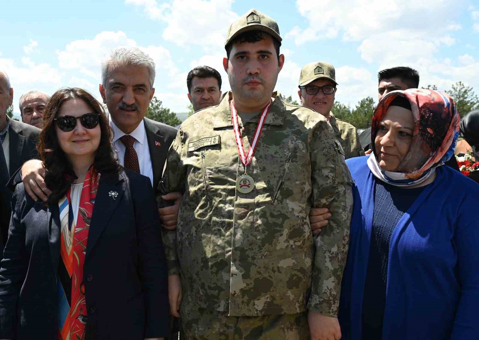 Kırıkkale’de engelliler bir günlük askerlik sevinci yaşadı