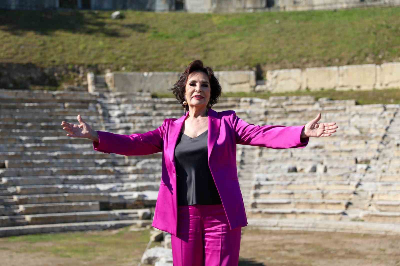 Düzce Film Festivali’nde Hülya Koçyiğit’e ’Yaşam Boyu Onur Ödülü’