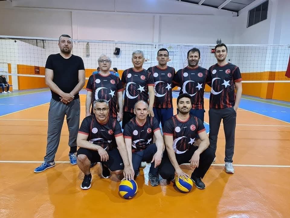 Sarıgöl’de Kaymakamlık Voleybol Kupası heyecanı başladı
