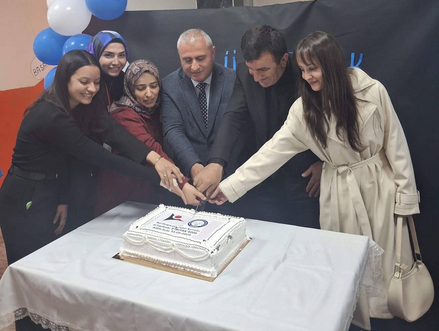 Hakkari SPK Ortaokulunda T&Uuml;BİTAK 4006 Fuarı&rsquo;na b&uuml;y&uuml;k ilgi
