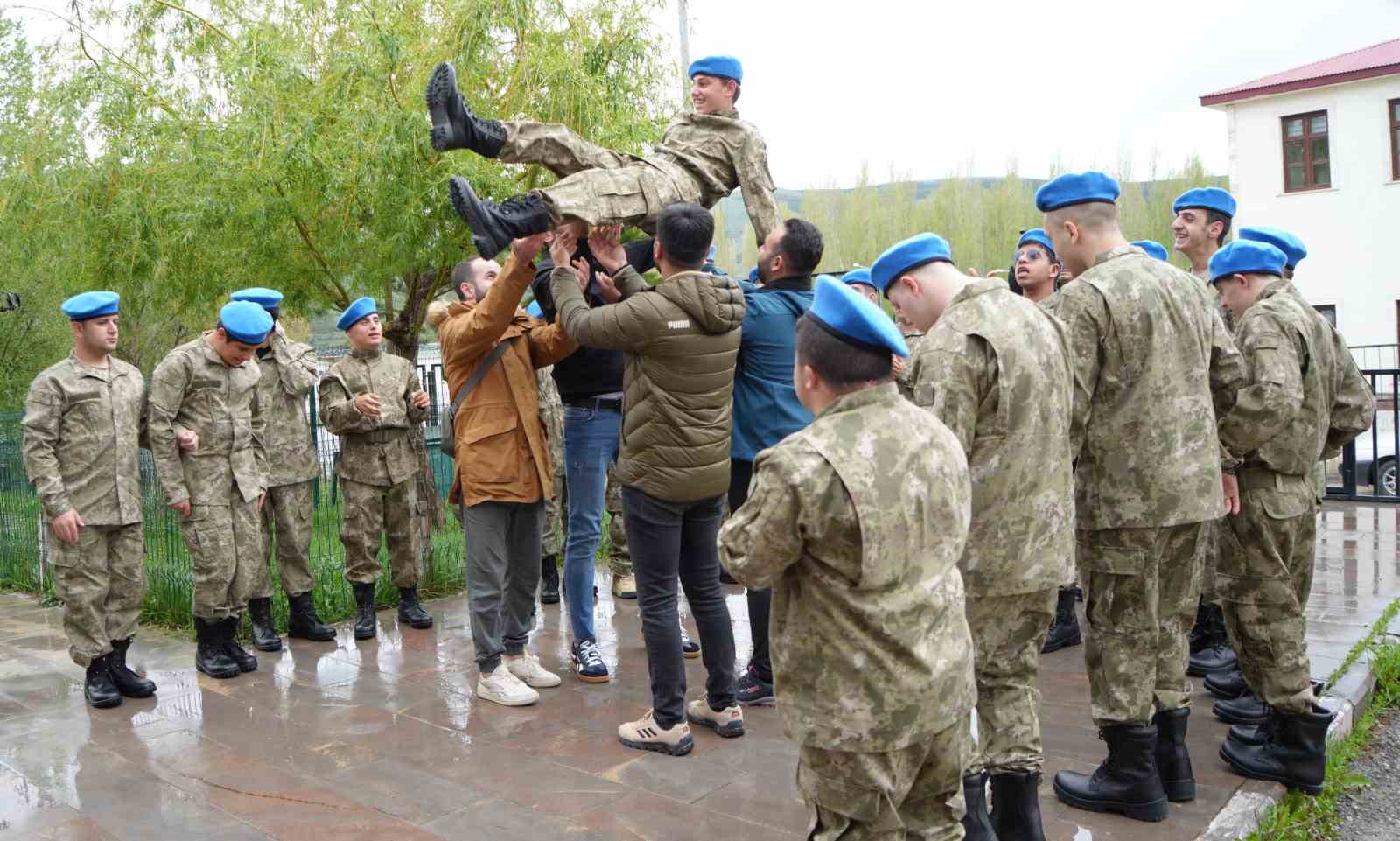 Bayburt’ta 44 engelli birey bir günlüğüne asker oldu