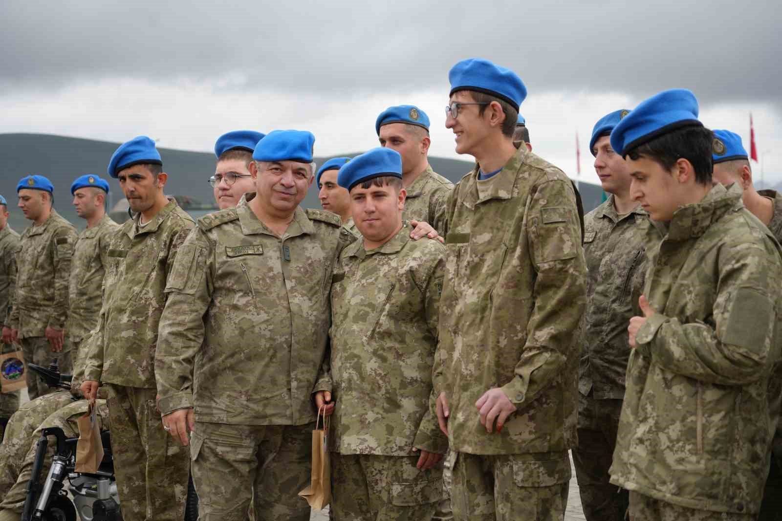 Bayburt&rsquo;ta 44 engelli birey bir g&uuml;nl&uuml;ğ&uuml;ne asker oldu
