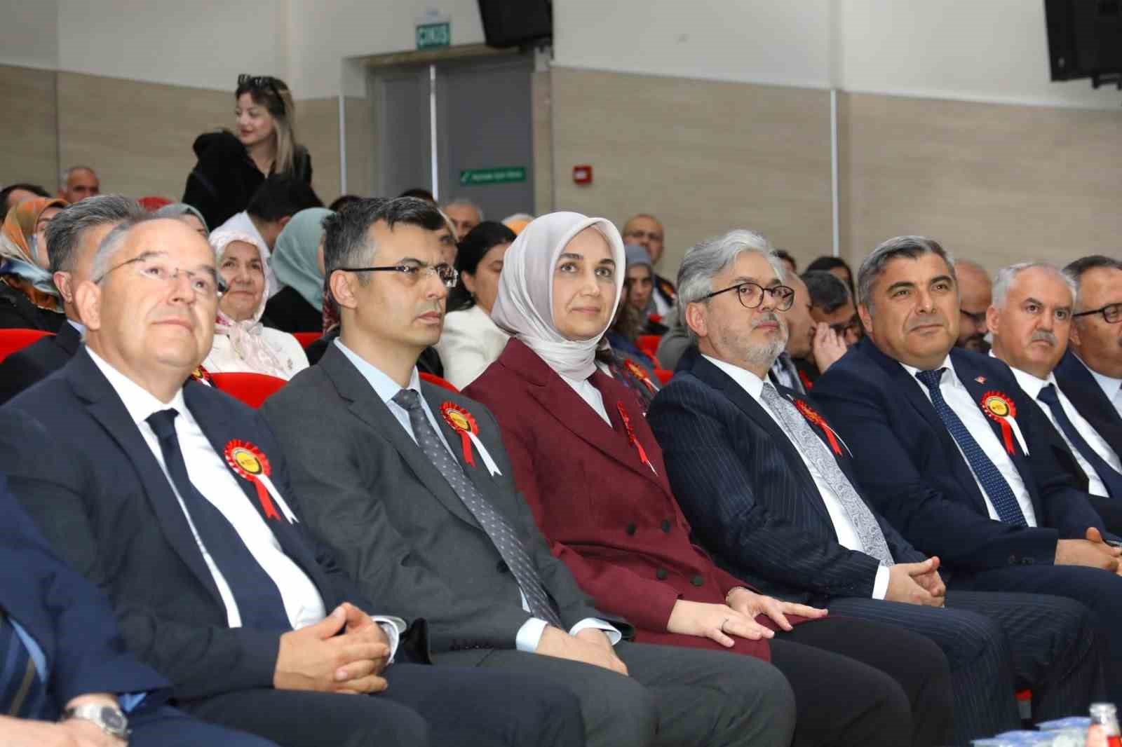 Afyonkarahisar &Ouml;ğretmen Akademileri&rsquo;nde g&uuml;z ve bahar d&ouml;nemi sona erdi
