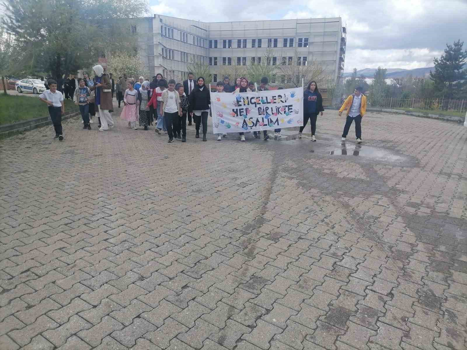 Hınıs’ta anlamlı etkinlik