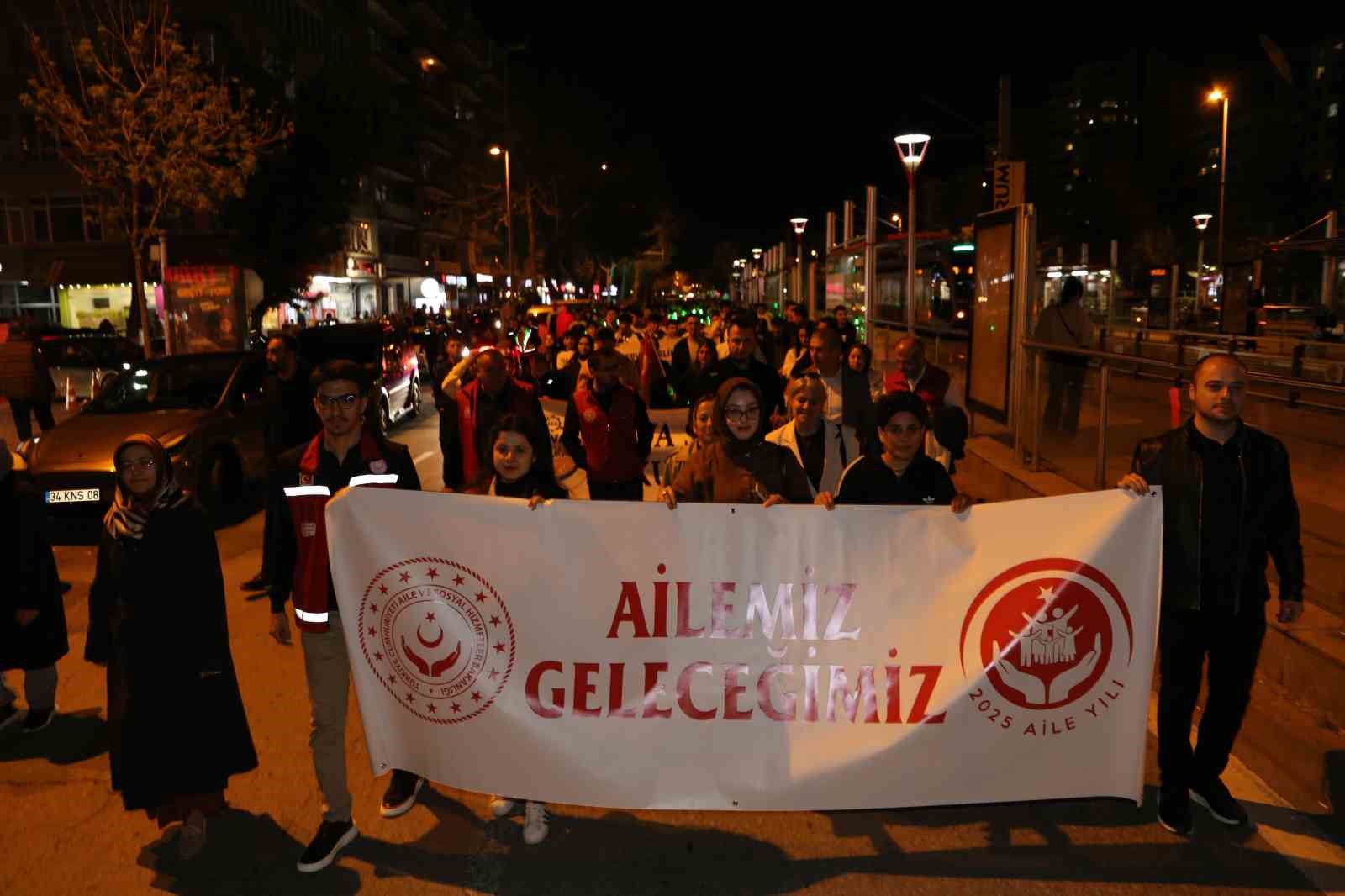 Aile birliğine ‘fener alaylı’ farkındalık