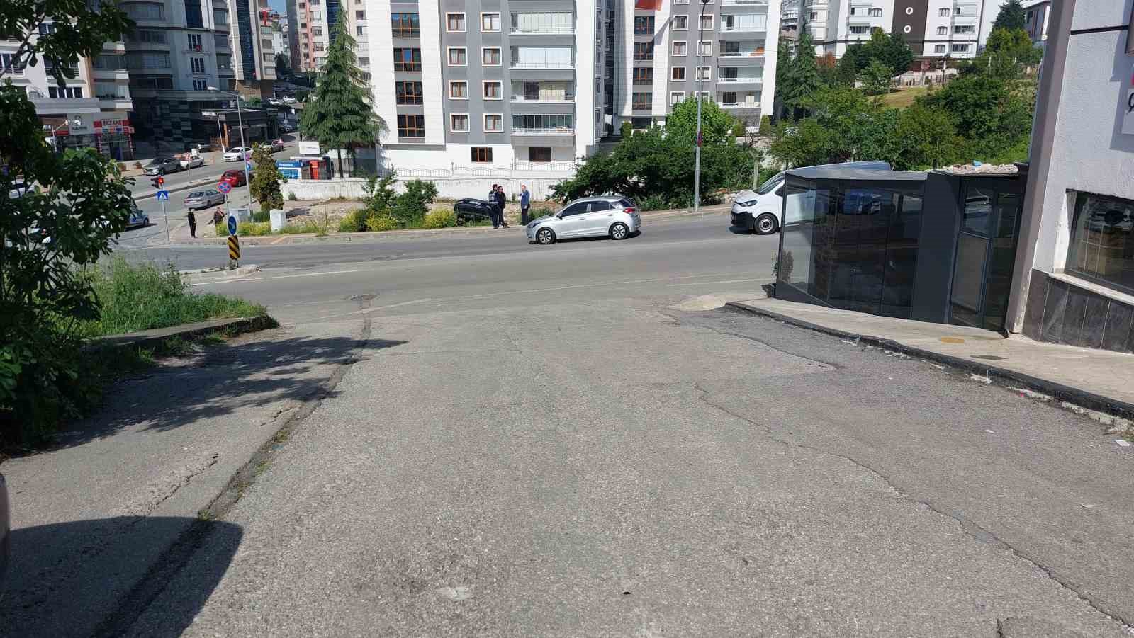 Samsun&rsquo;da l&uuml;ks cip istinat duvarından d&uuml;şt&uuml;: 2 yaralı
