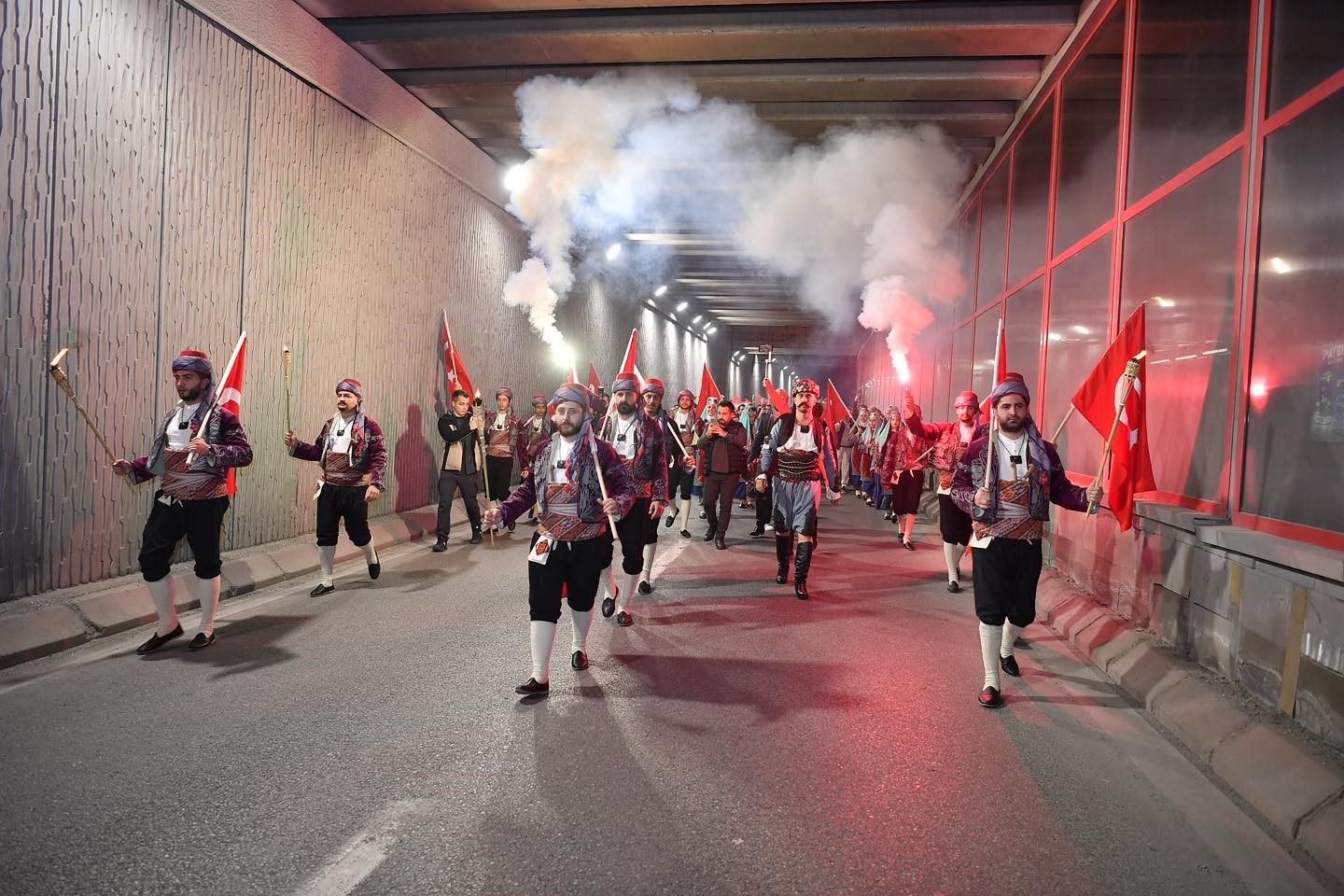 Başkan Büyükkılıç, 19 Mayıs Fener Alayı’nda gençlerin coşkusuna ortak oldu