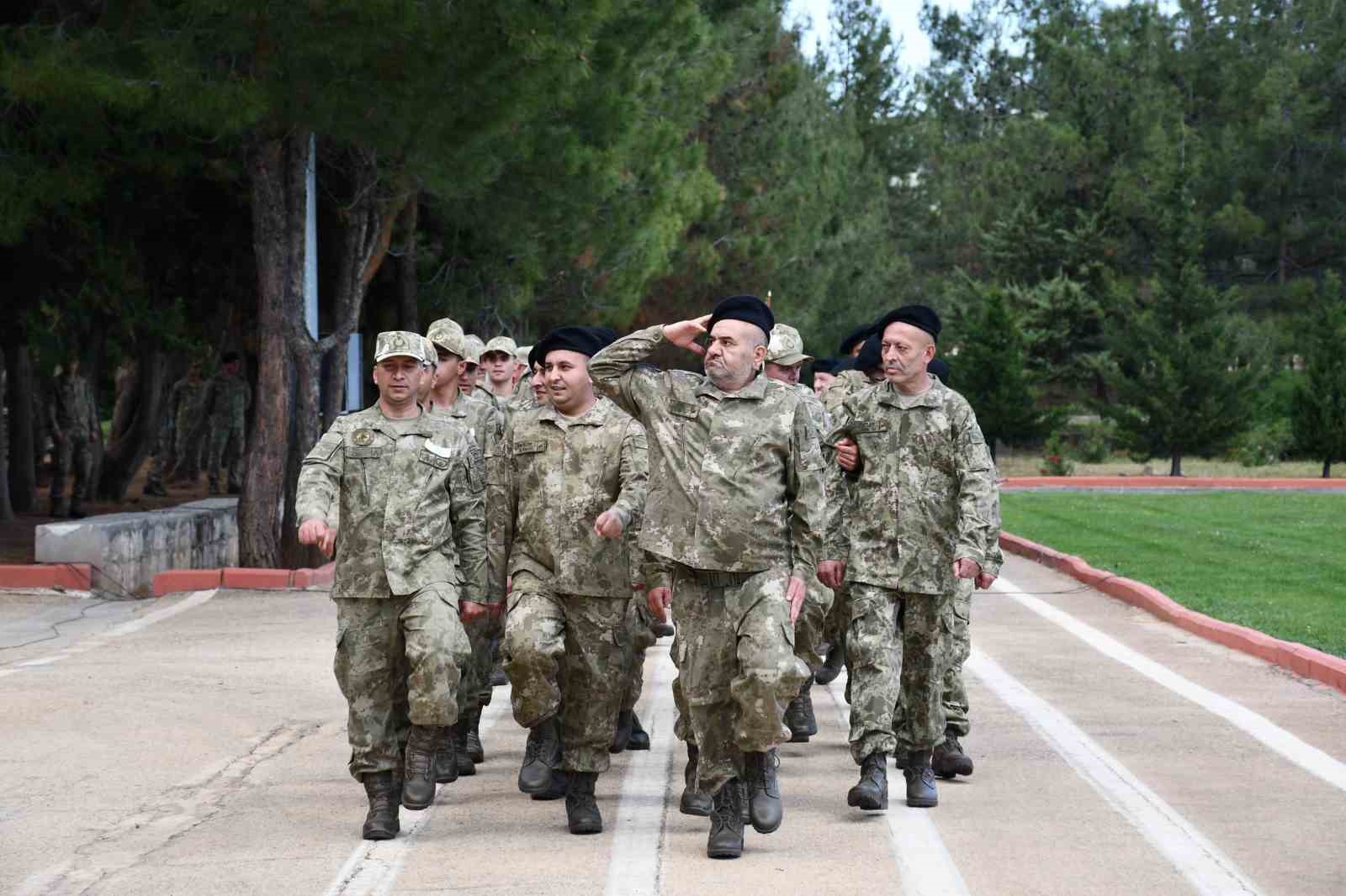 Gaziantep&rsquo;te 95 &ouml;zel ihtiya&ccedil;lı gen&ccedil; bir g&uuml;nl&uuml;ğ&uuml;ne asker oldu
