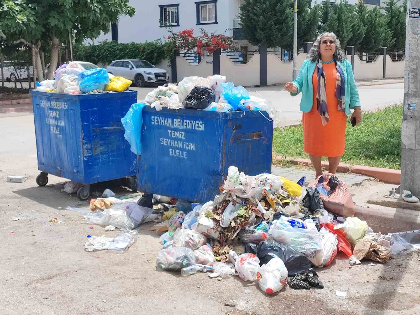 Seyhan Belediyesi çöpleri toplamadı, mahalleli isyan etti