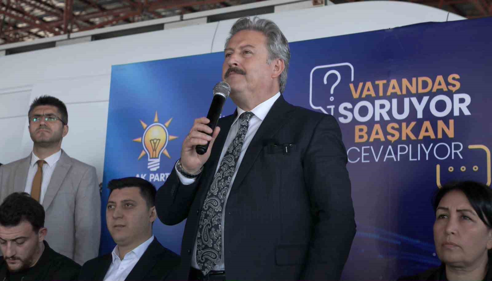 Başkan Palancıoğlu makamını Yıldırım Beyazıt Mahallesi’ne taşıdı