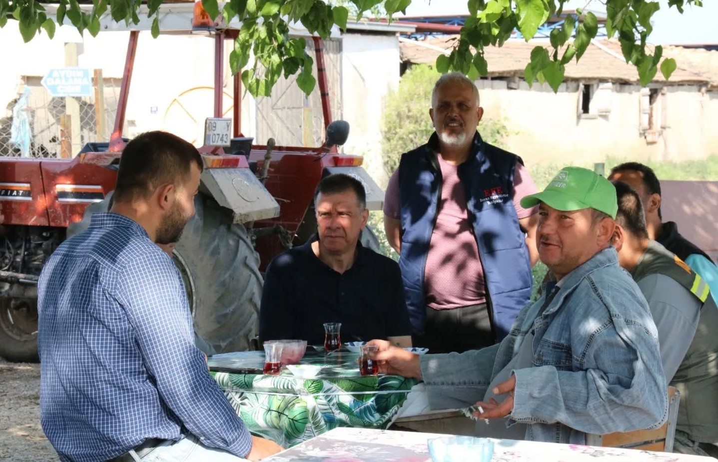 Yenipazar’daki parklar, meydanlar ve caddeler güzelleşiyor
