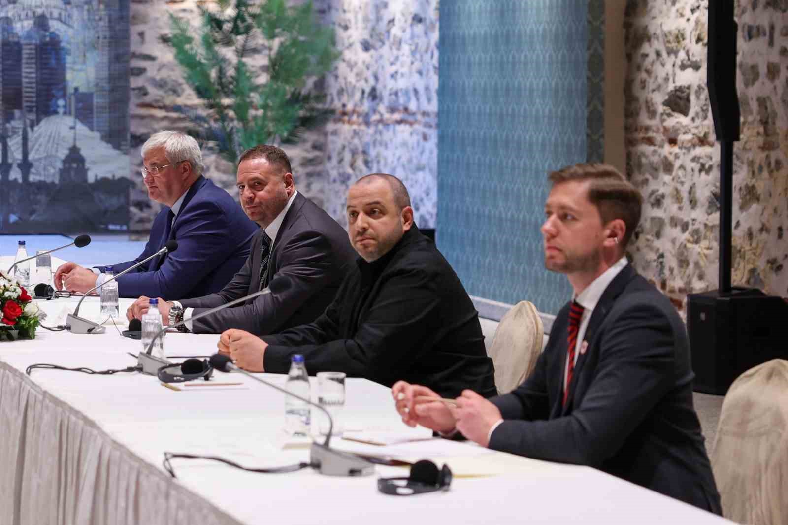 İstanbul’daki barış müzakeresi fotoğraf karelerine yansıdı
