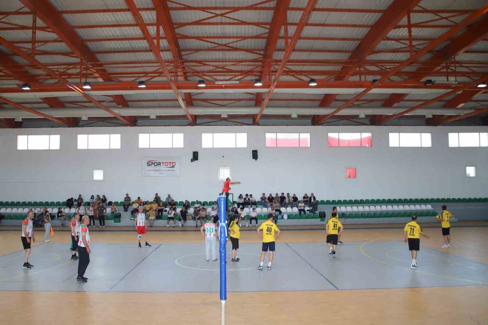 Voleybol turnuvasının şampiyonu belli oldu
