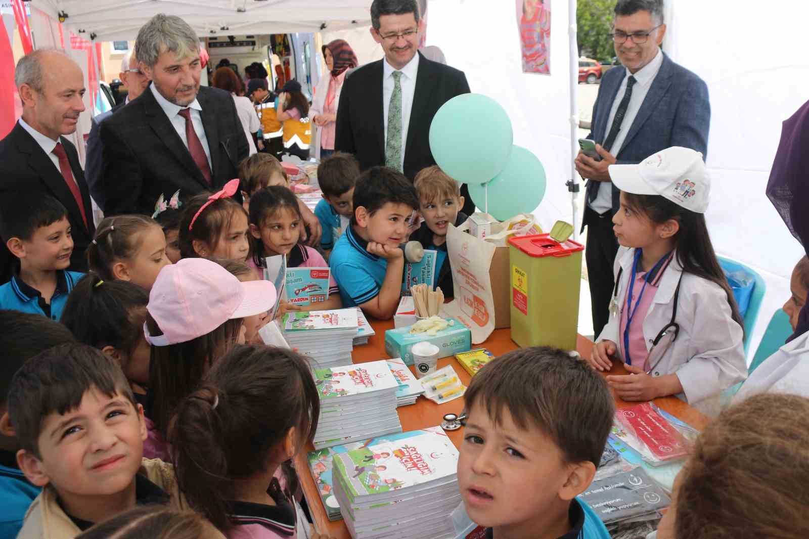 K&uuml;tahya&rsquo;da "Sağlıklı &Ccedil;ocuk, Sağlıklı Gelecek" etkinliği
