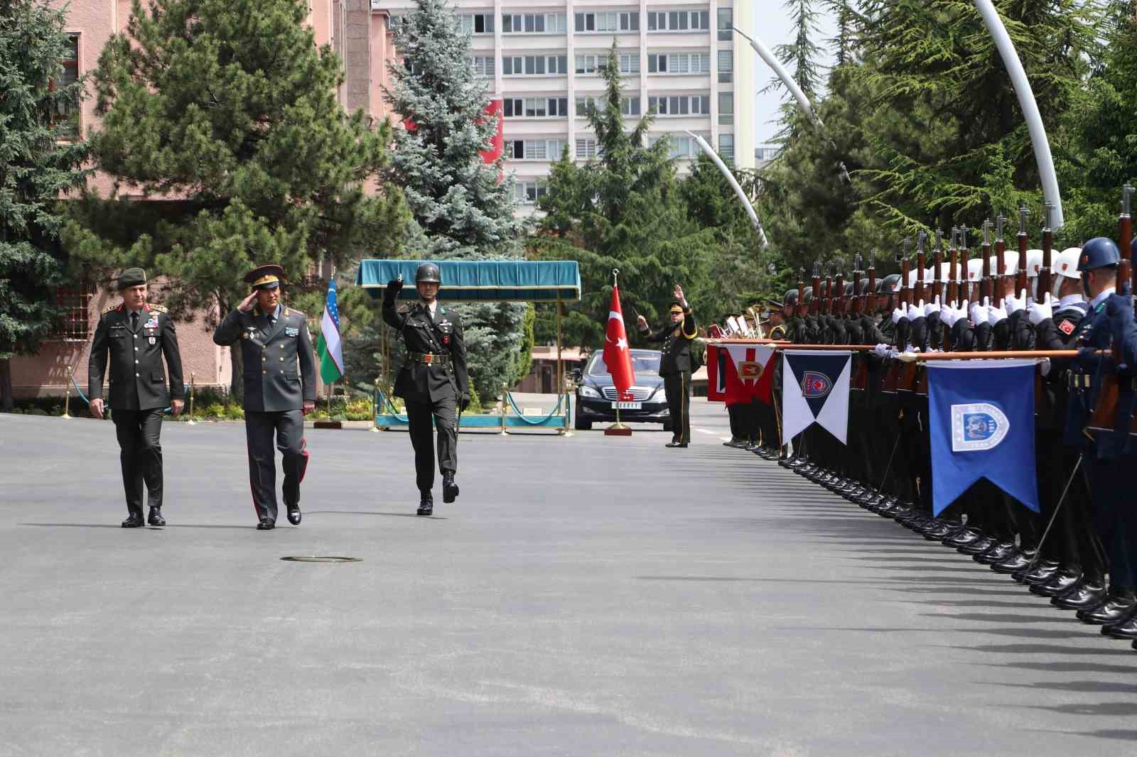 Genelkurmay Başkanı Orgeneral Gürak, Özbek mevkidaşı Imınov ile bir araya geldi
