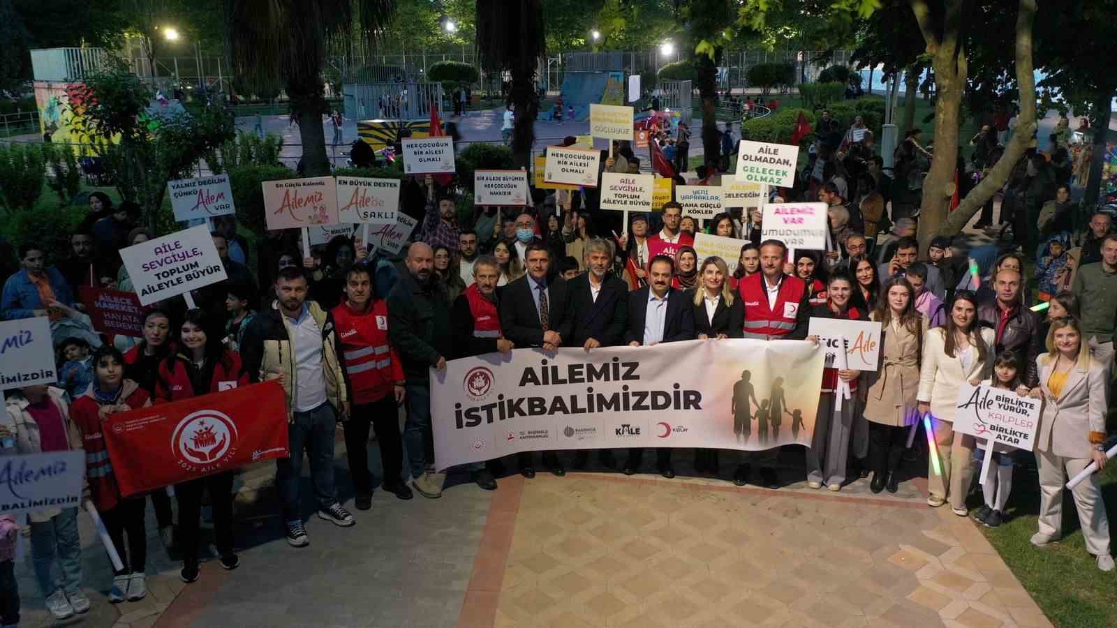 Başiskele’de aileler istikbal için yürüdü