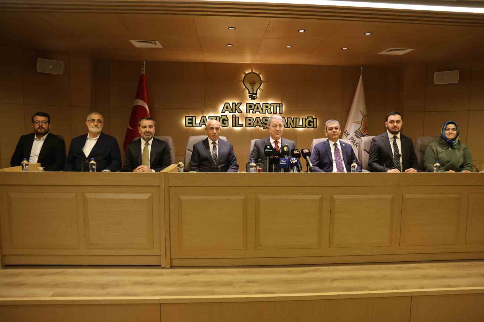 (2) TBMM Milli Savunma Komisyonu Başkanı Akar: ’’Bizim hedefimiz bu zamana kadar sadece ve sadece teröristler olmuştur’’