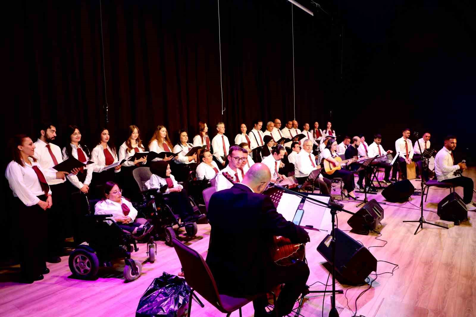 Niğde’de "Engelsiz Nağmeler" konseri yoğun ilgi gördü