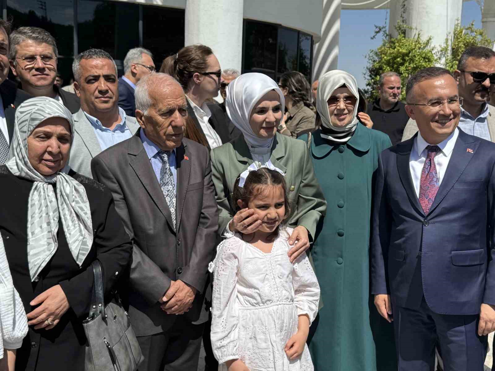 Bakan Göktaş’tan Türkiye’nin ilk hem erişilebilir hem de aile dostu ünvanını taşıyan parkına belge
