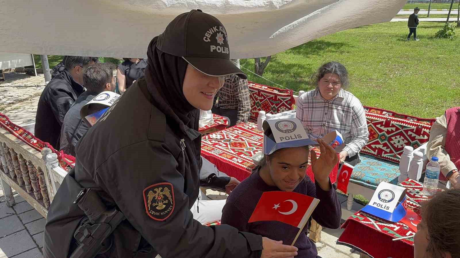 Tatvan&rsquo;da Engelliler Haftası&rsquo;nda anlamlı etkinlik
