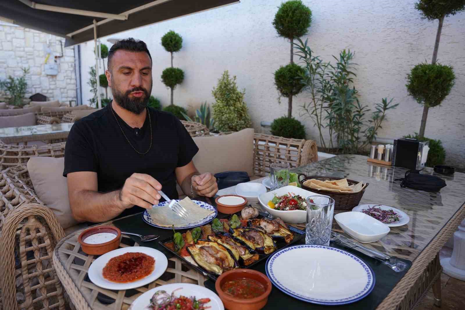 Tokatlılar &ouml;zel ocakta 40 dakikada pişen Tokat kebabıyla 81 ile meydan okudu
