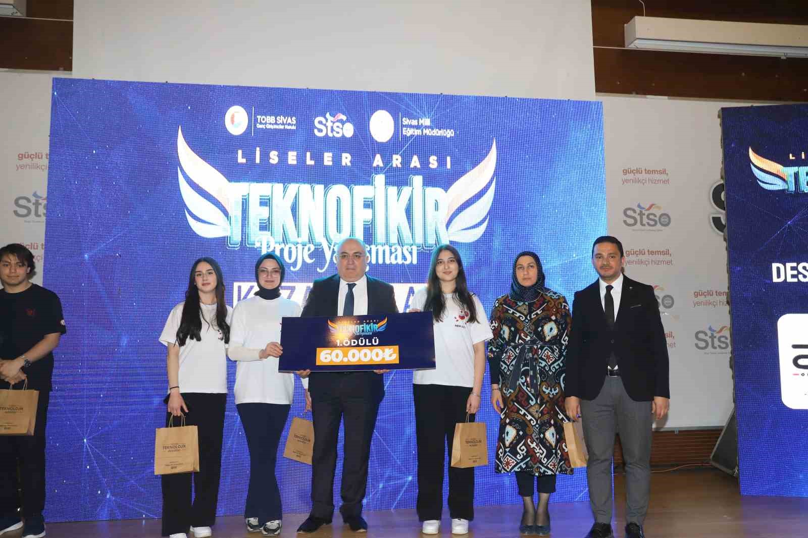 Öğrencilerin ‘Teknofikir’ projeleri ödüle layık görüldü
