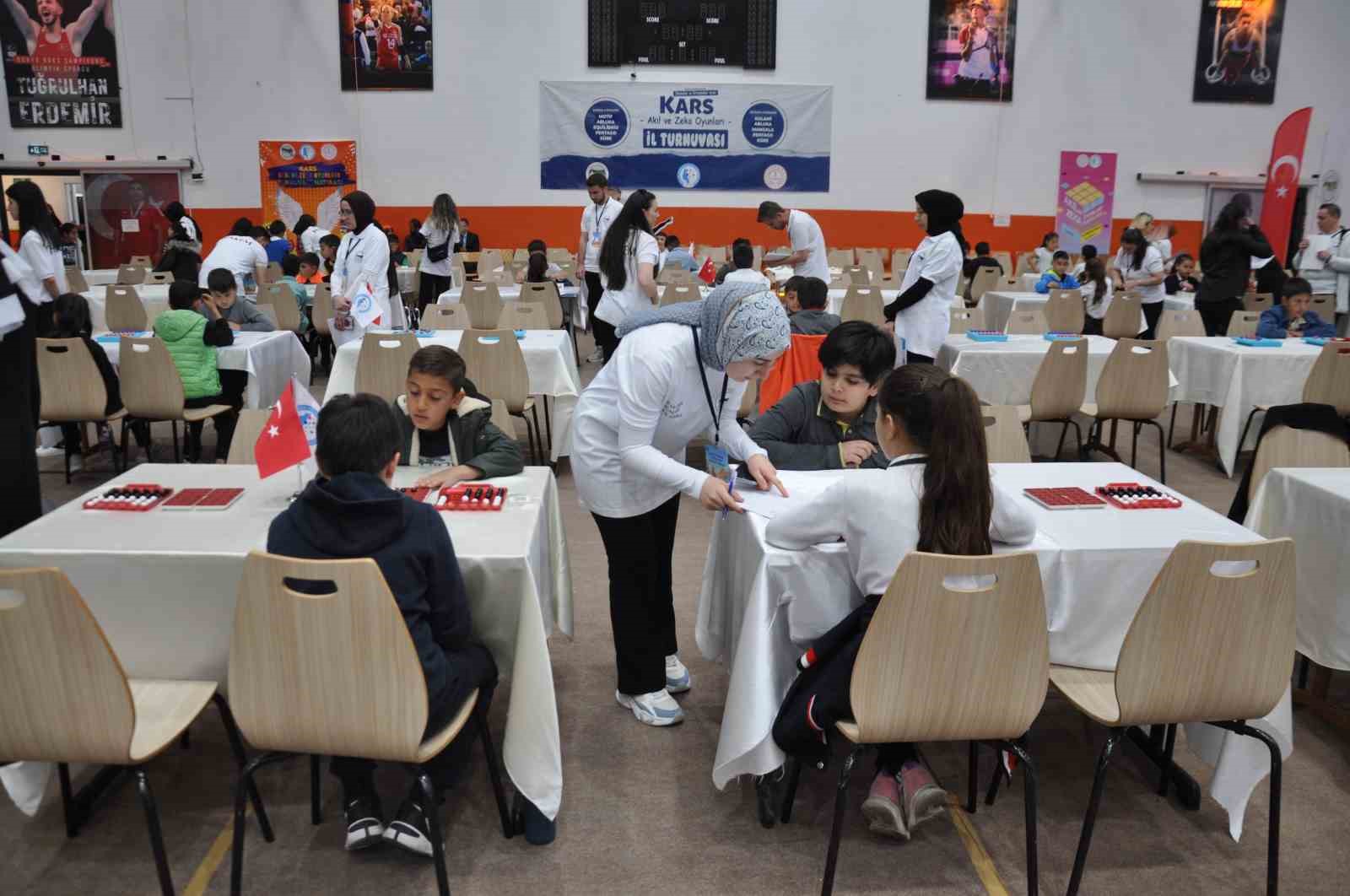 Kars&rsquo;ta 500 &ouml;ğrencinin şampiyonluk yarışı
