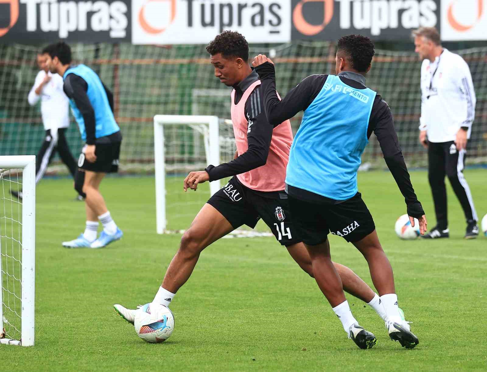 Beşiktaş kondisyon ve taktik çalıştı
