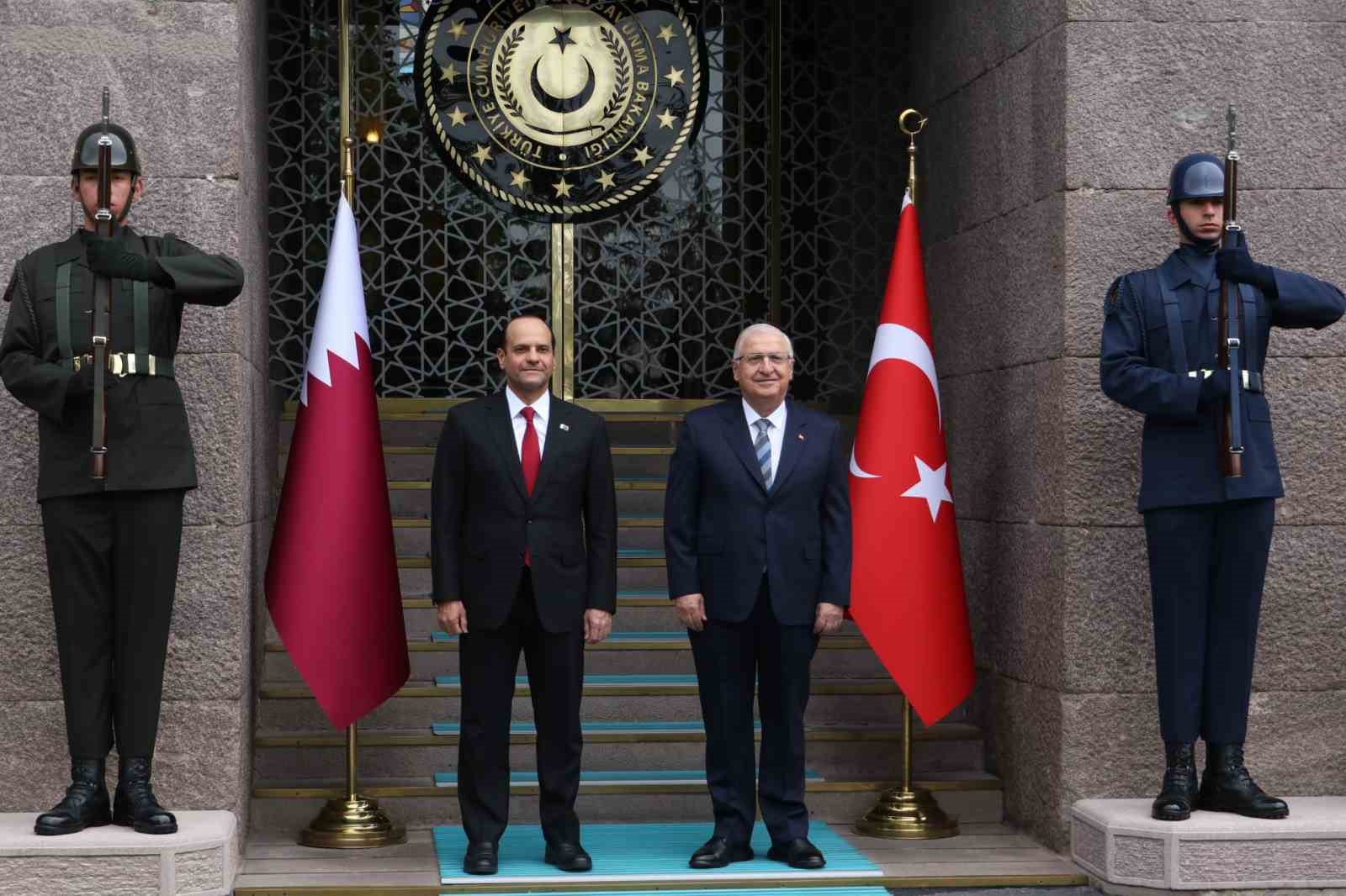 Bakan Güler Katar Savunma İşlerinden Sorumlu Devlet Bakanı Al Sani ile bir araya geldi