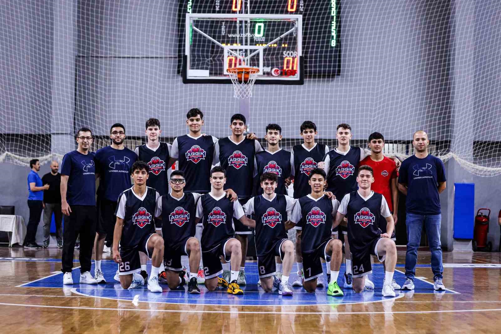 Antalya’nın genç yıldızları parkelerde parladı