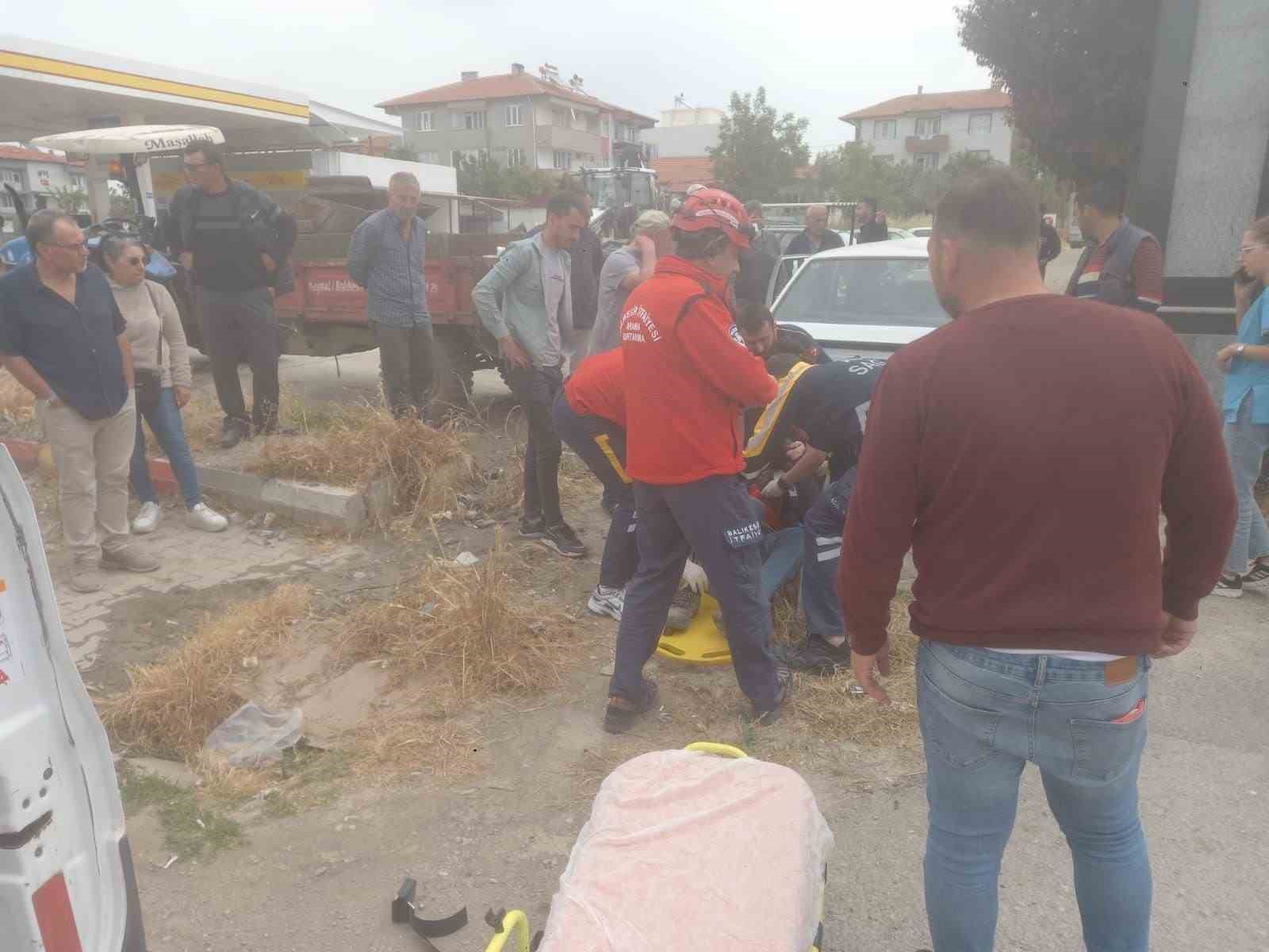 Balıkesir’de çift taraflı trafik kazası: 2 yaralı