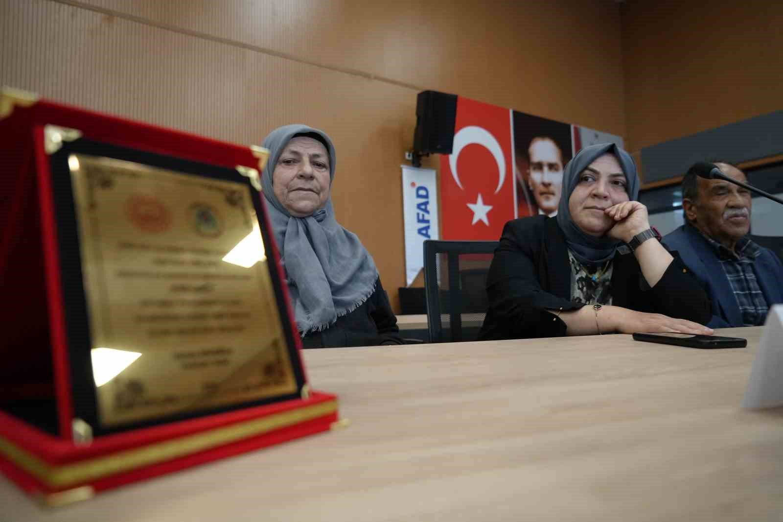 24 &ouml;rnek aileye şilt takdim edildi
