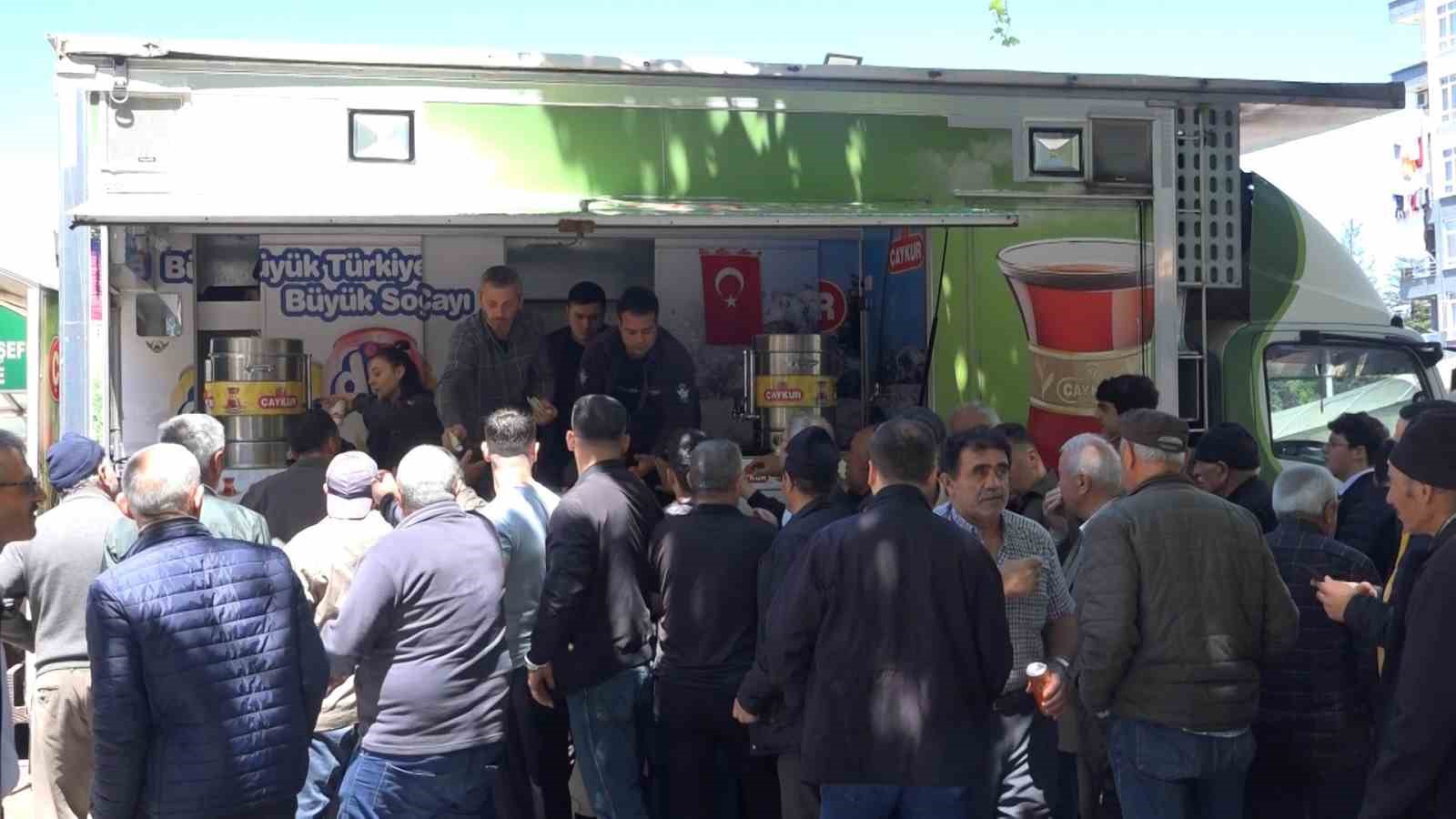 Rize Valisi İhsan Selim Baydaş: "Yağmur ve çay Rize için Allah’ın büyük bir nimeti"