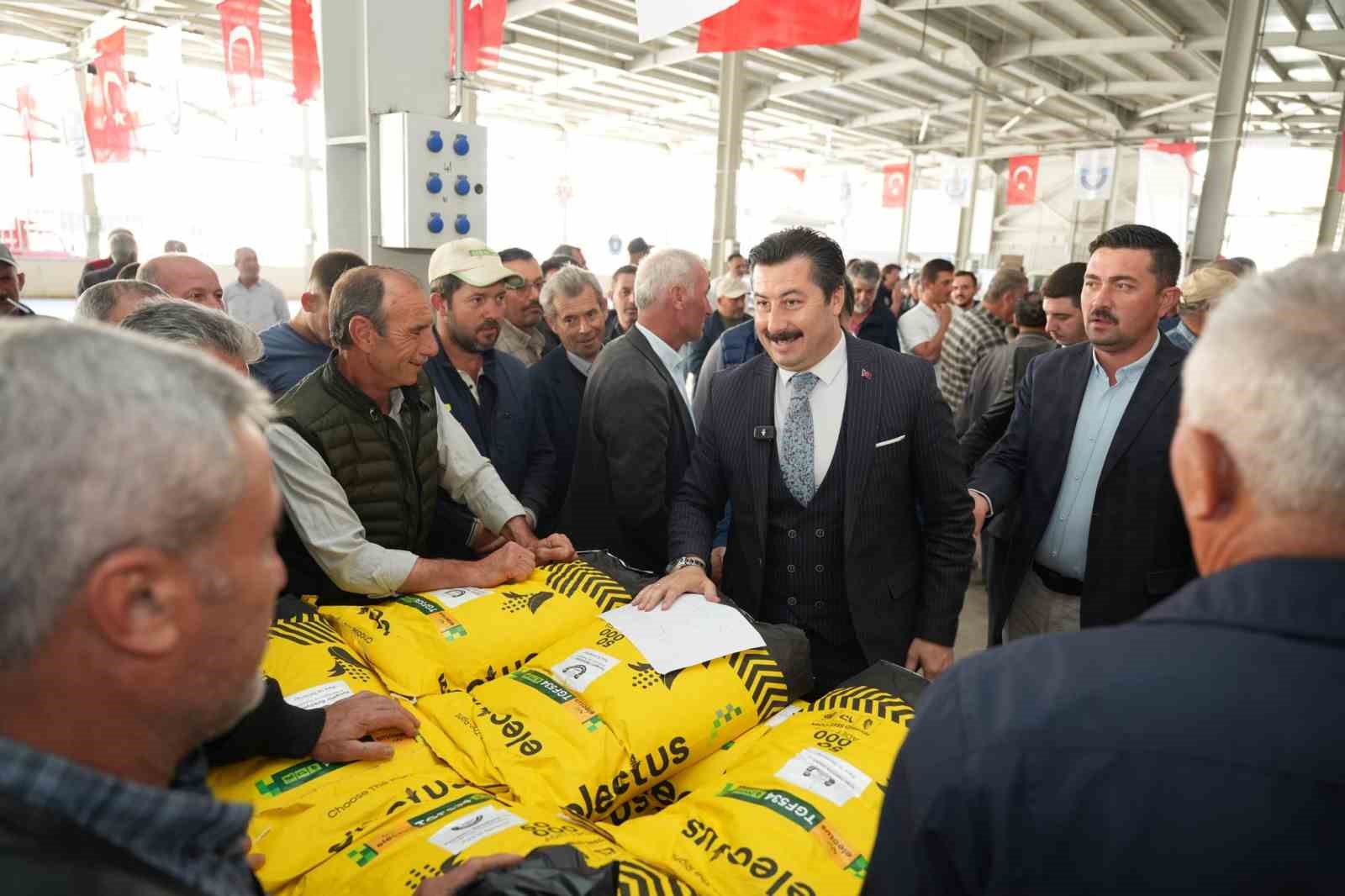 Yenişehir Belediyesi’nden çiftçiye tarihi destek