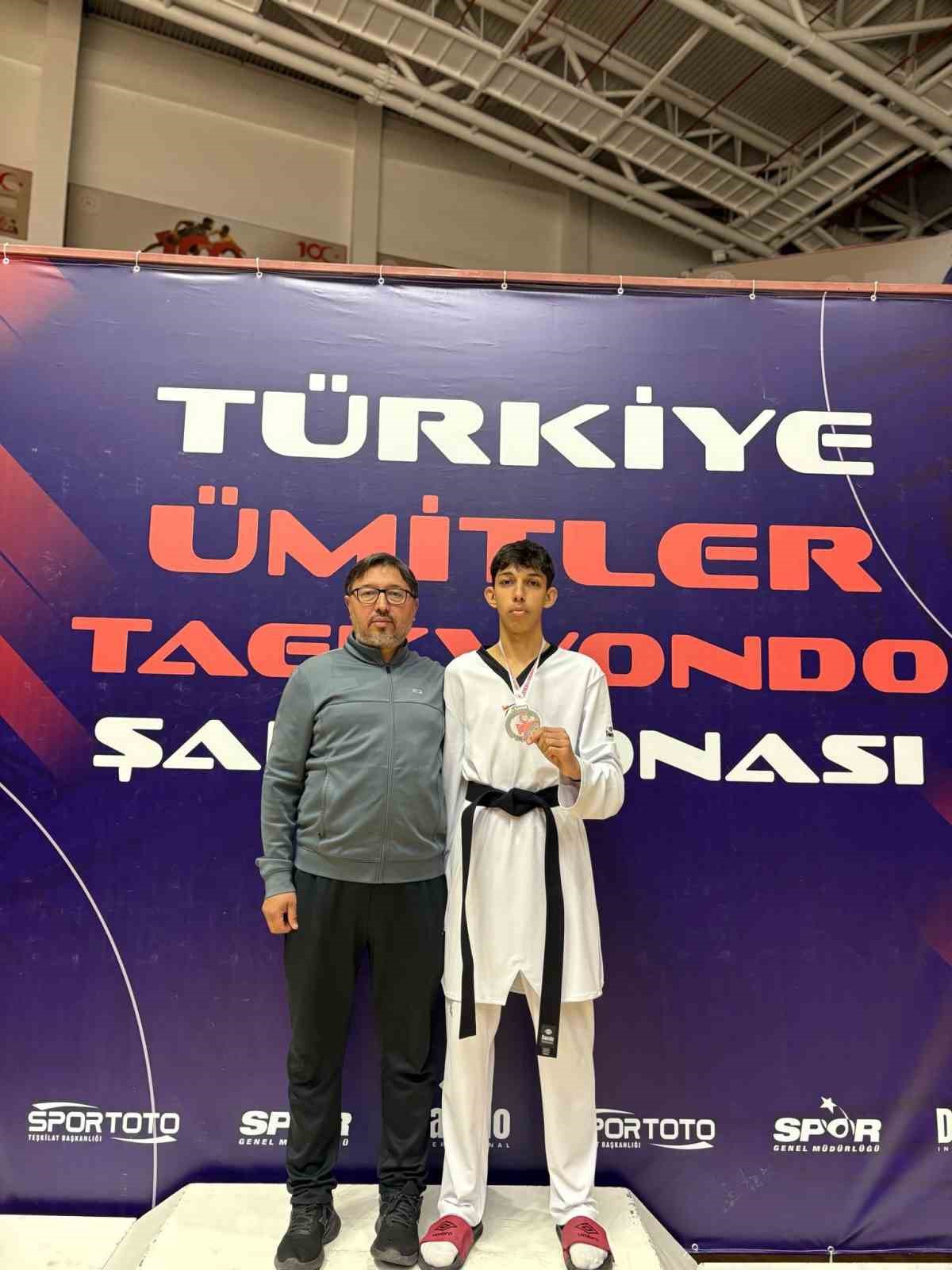 Nuri Şerbetçi milli takım ile Bulgaristan’a gitti