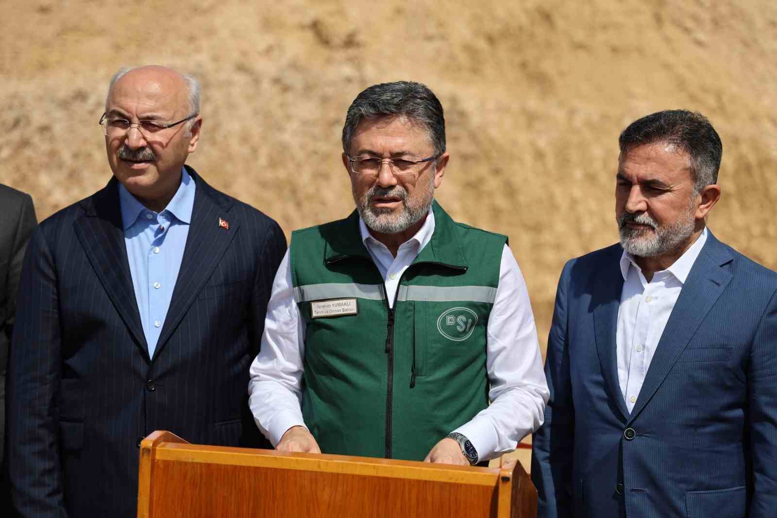 Bakan Yumaklı: "Yapay zeka sulama sistemlerine de entegre oldu"