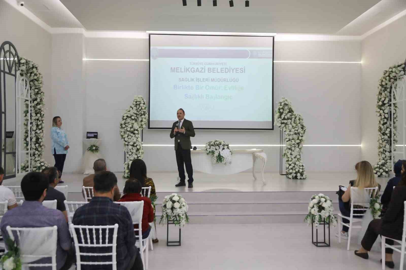 Melikgazi Belediyesi&rsquo;nden Evlilikte İletişim semineri
