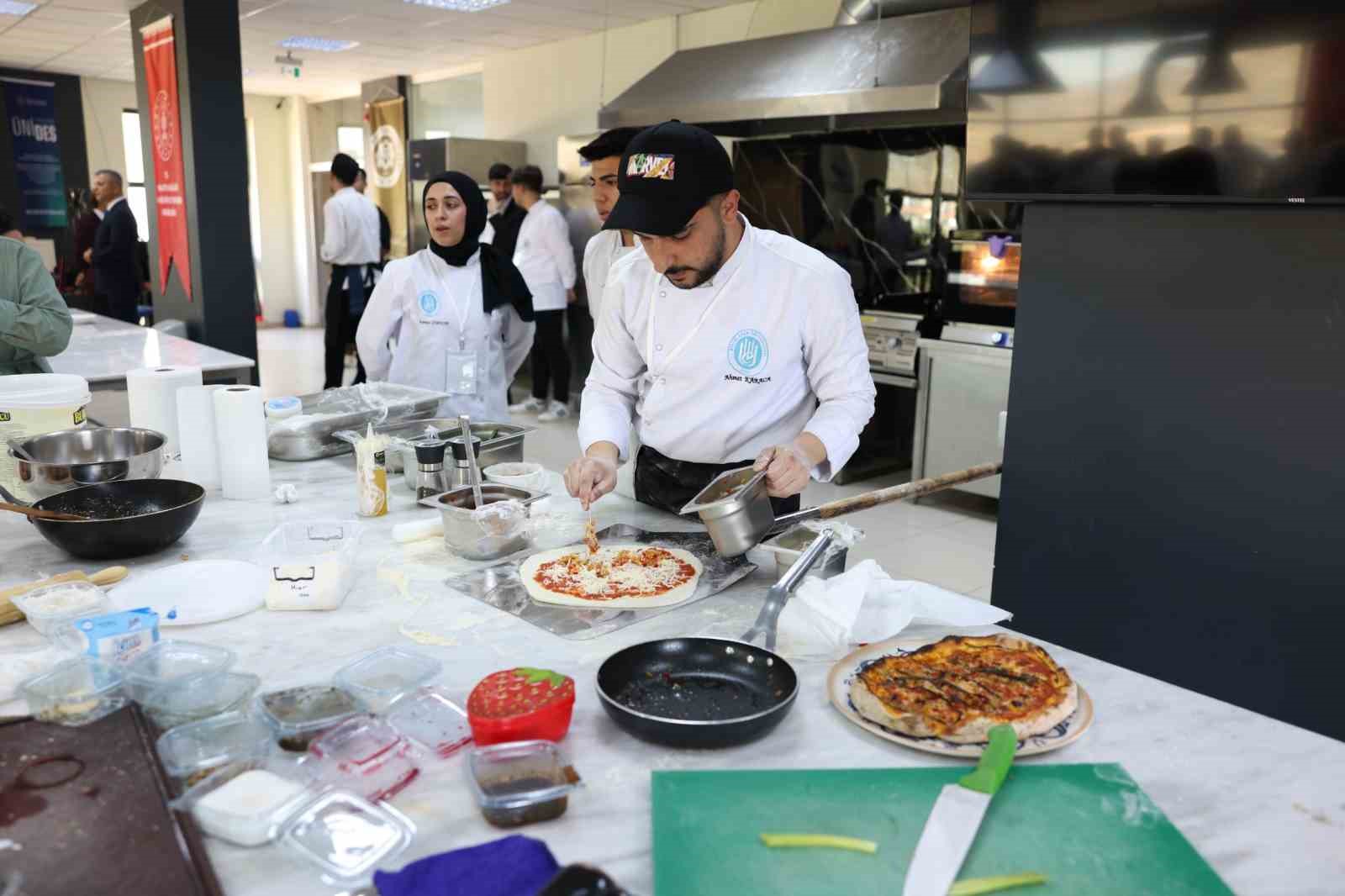 Gastronomi öğrencileri lezzet yarışında hünerlerini sergiledi