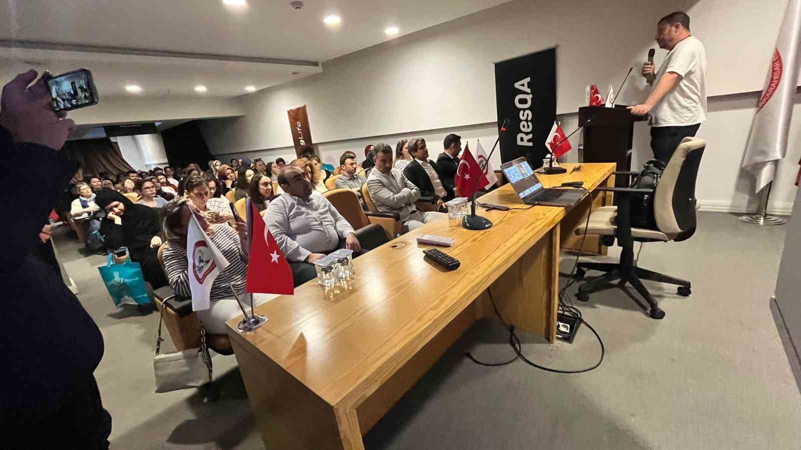 Afyonkarahisar’da eczacılar iyilik için buluştu