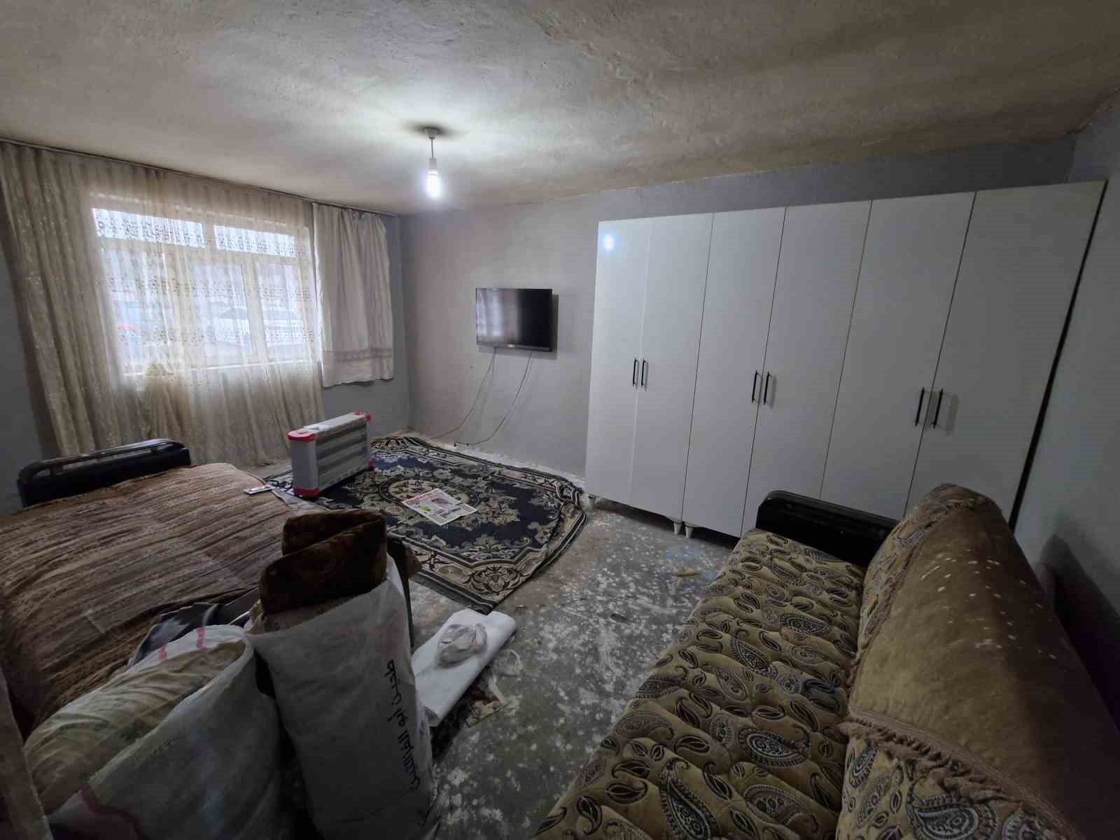 Muş&rsquo;ta 3 engelli kardeşin evi yenilendi
