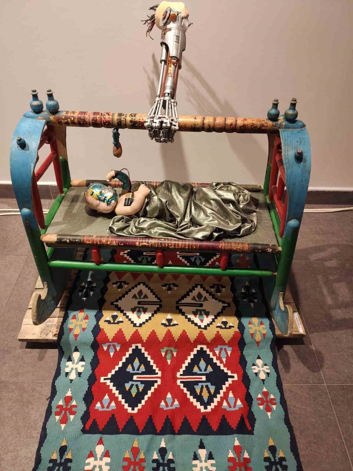 OM&Uuml;&rsquo;de "dokunuşlar" sergisi
