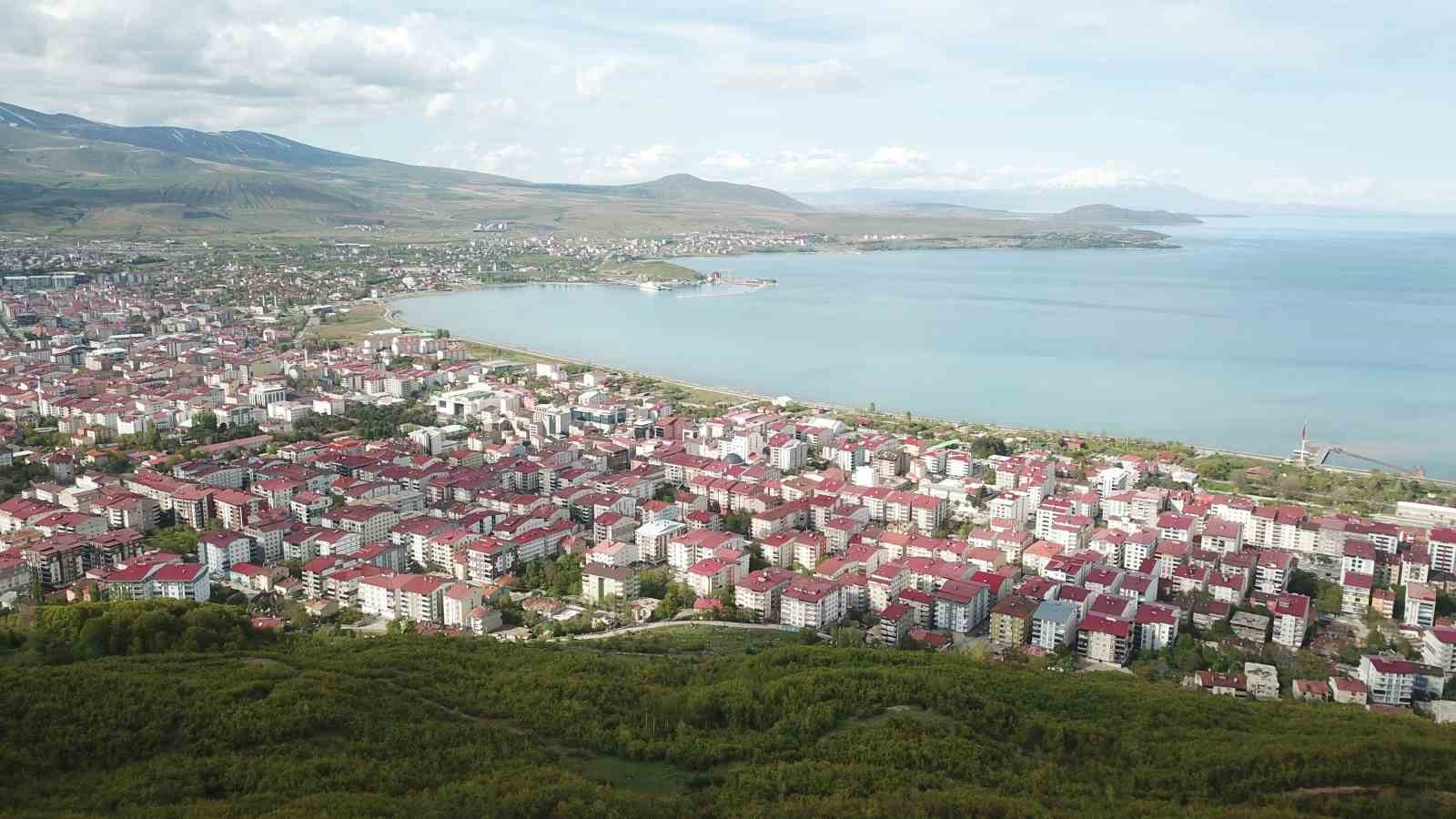 Tatvan’da çevre yolu ikmal ihalesi tamamlandı