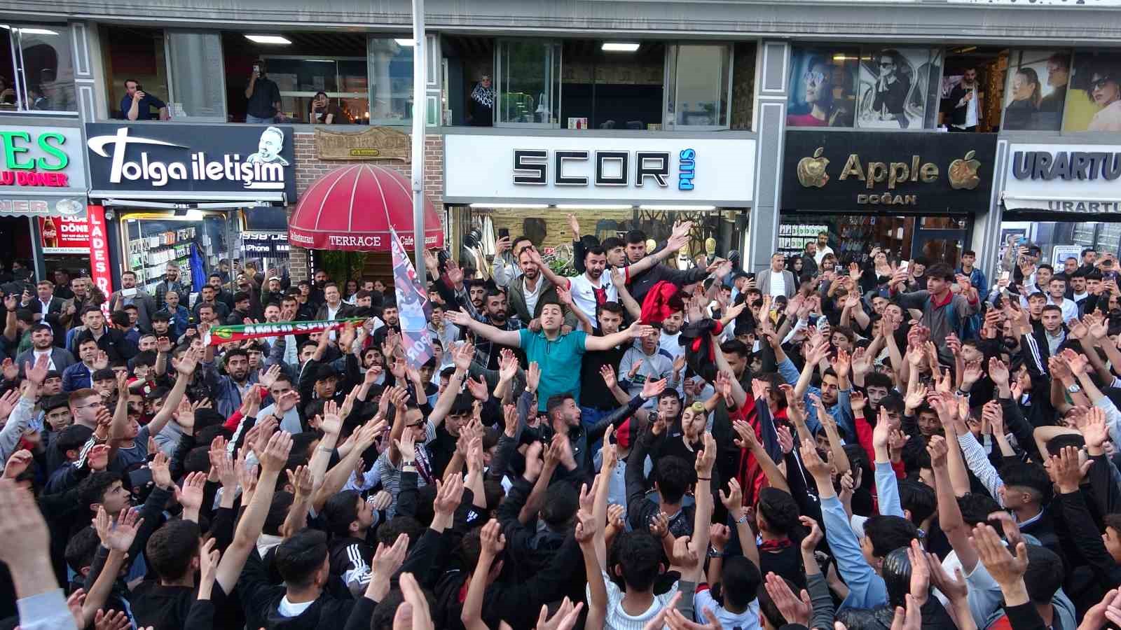 Vanspor taraftarının galibiyet coşkusu