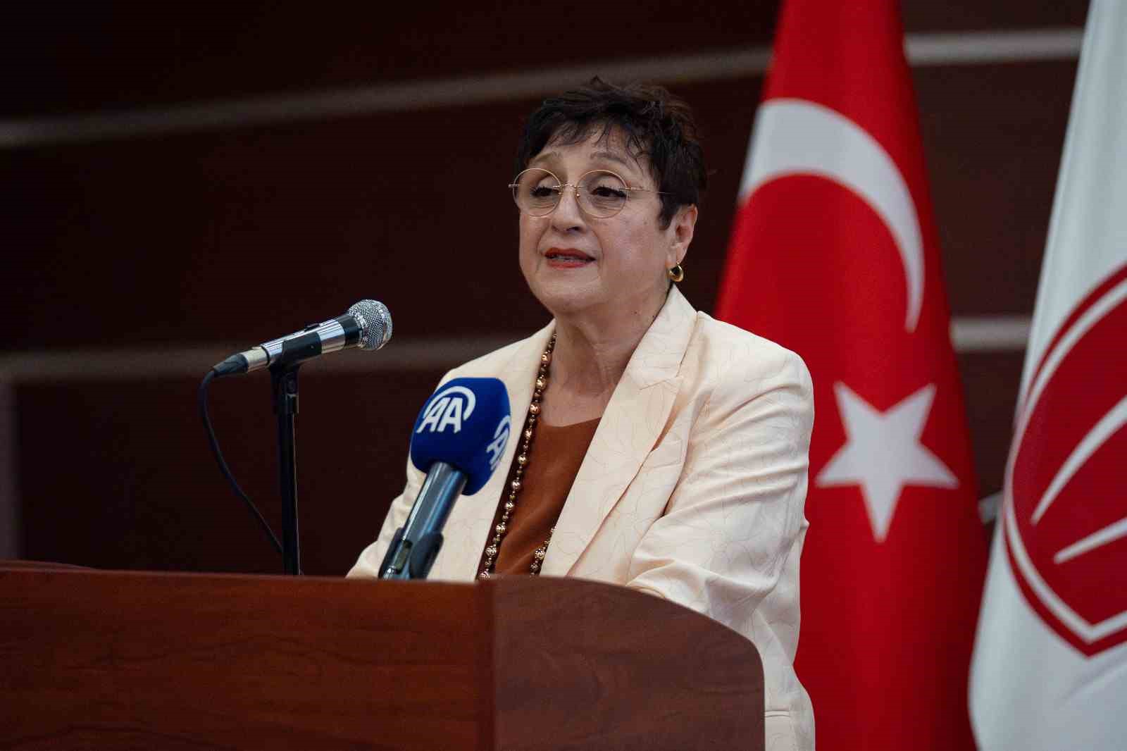 Hacettepe Üniversitesi’nden ’Anneyle Güçlü Aile’ temalı panel