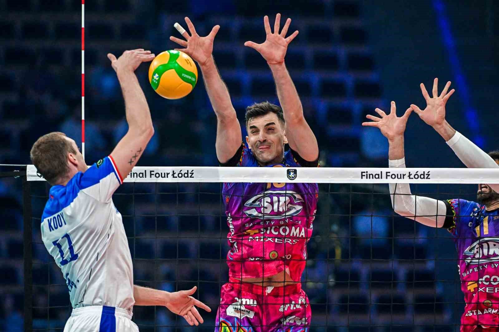 Halkbank, yarı finalde kaybetti
